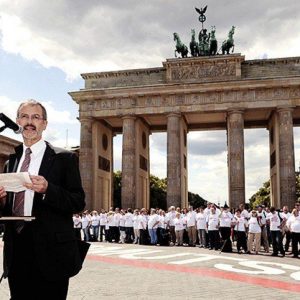 Stefan Mannes über die Caritas-Aktion am Brandenburger Tor, frühkindliche Bildung als Framingproblem und was Advocacy von PR unterscheidet.